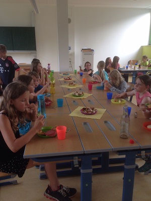 tl_files/schule-zeitlarn/daten/Aktuelles/anhang2essen2.jpg