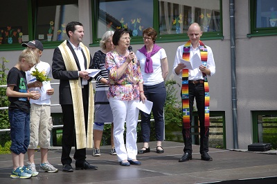 tl_files/schule-zeitlarn/daten/Schulleben/_DSC9615goettlicher segen.jpg