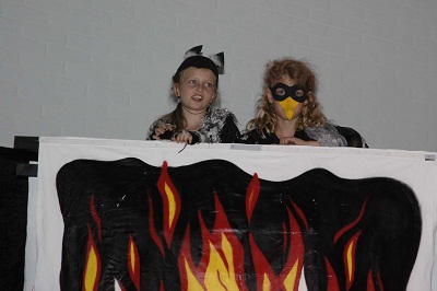 tl_files/schule-zeitlarn/daten/Schulleben/_DSC9809schulfesttheaterIII.jpg
