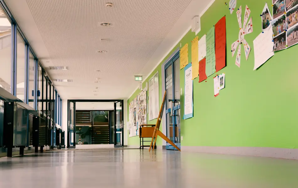 Schulflur der Grundschule Zeitlarn.