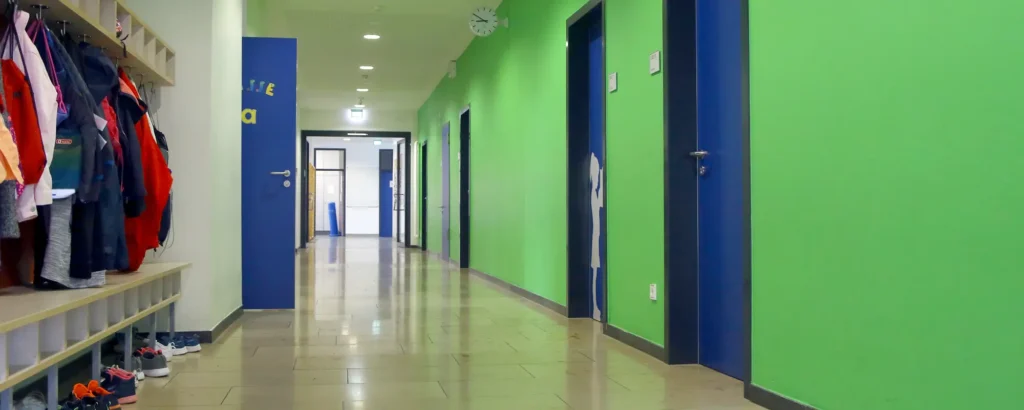 Schulflur in der Grundschule Zeitlarn.